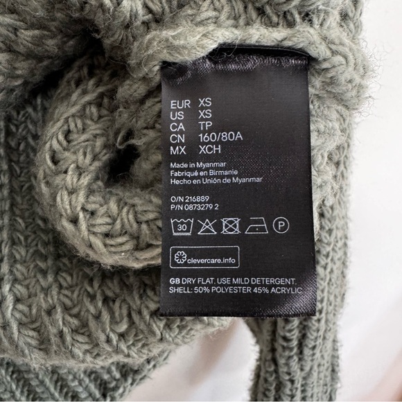 H&M chunky knit mock neck Crop sweater - Picture 4 of 7